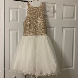 Juniors size 9 champagne/gold cocktail dress NWOT